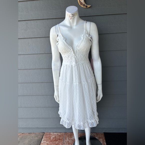 Faded Rose Dresses & Skirts - White Sleeveless Midi Dress with Lace Bodice